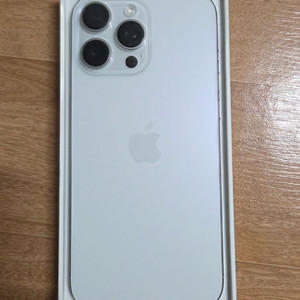 아이폰16프로맥스 1TB 화이트 티타늄 / 상태 S급 판매합니다!