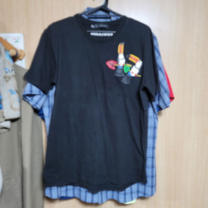 디스퀘어드 반팔티 XL