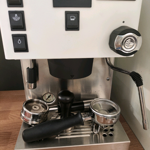 실비아 프로 x 에스프레소 머신+페사도 프리시전 포터필터