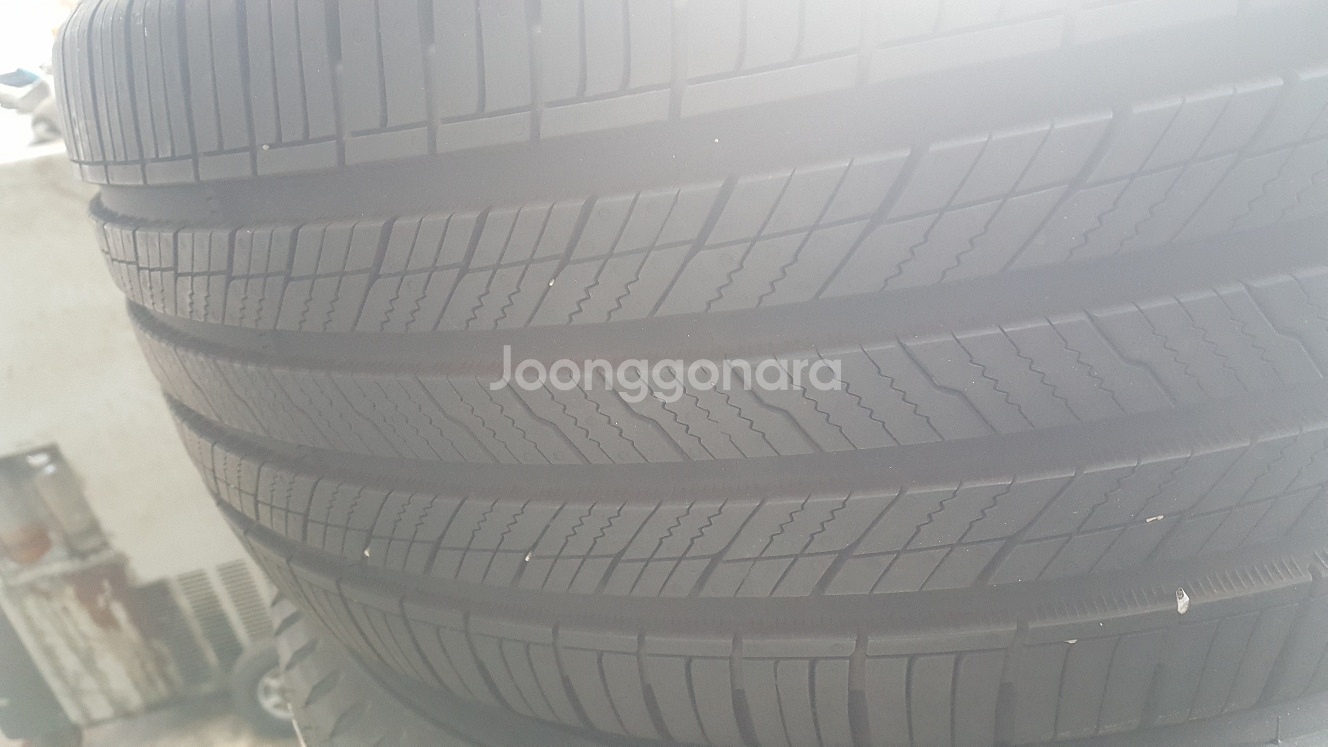 카니발 4세대 19인치 휠 전용(한국타이어 다이나프로 HPX 255 50 19 광폭 타이어 판매 합니다)--1