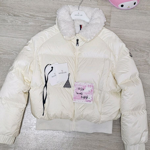 몽클레어주니어 12사이즈.