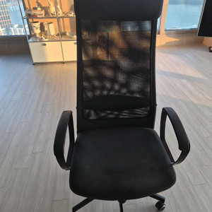 이케아 마르쿠스 블랙