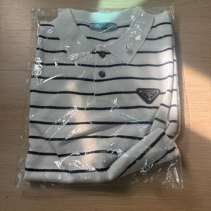 프라다 스트라이프 폴로셔츠 105사이즈