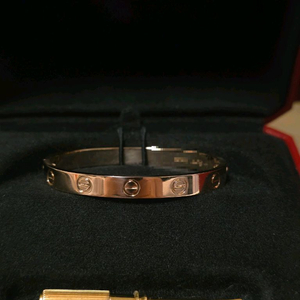 23년 까르띠에 러브팔찌 클래식 로즈골드 15호 팝니다