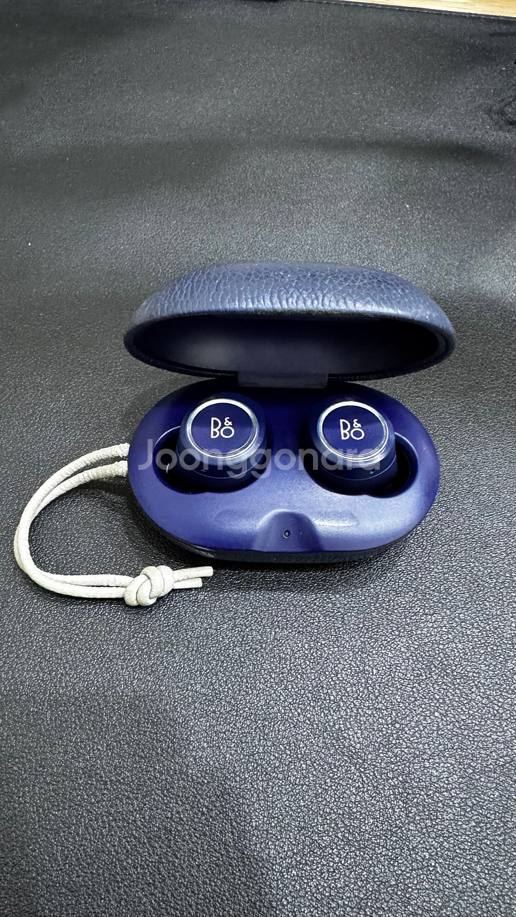 뱅앤올룹슨 베오플레이 E8 1.0 블루투스 이어폰--1