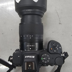 니콘 Z5 + 24-70mm 렌즈 세트