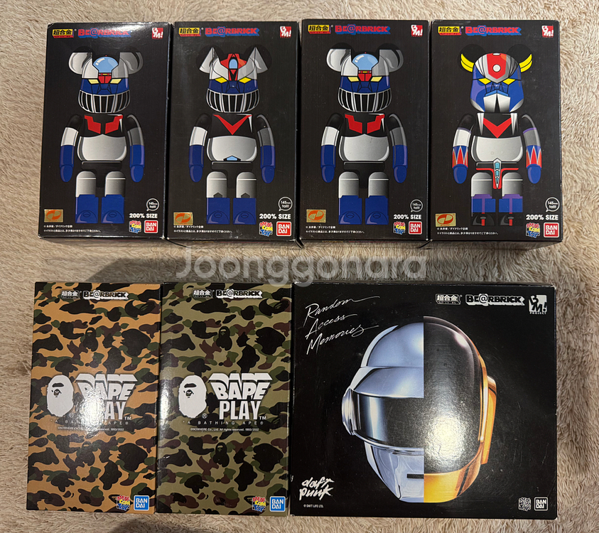 베어브릭 400% 피규어 세트 + BAPE 아트북--0