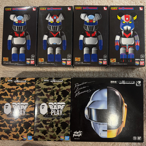 베어브릭 400% 피규어 세트 + BAPE 아트북