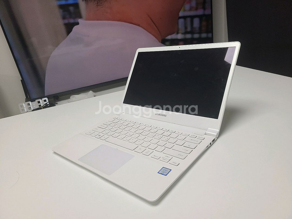 삼성 노트북 9 메탈 쿨매!! Nt900x3l ram8 ssd256 무게840g--0