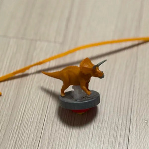 공룡메카드 공룡배틀팽이 트리케라