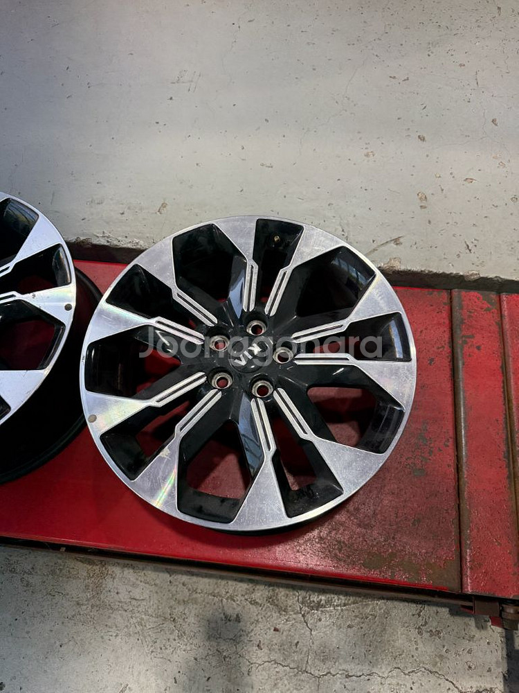 카니발 4세대 19인치 순정 휠 세트 tpms포함--0