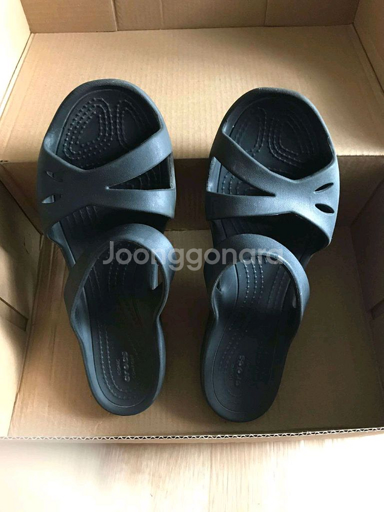 여성 크록스 샌들 235--0