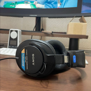 소니 MDR-7506 헤드폰