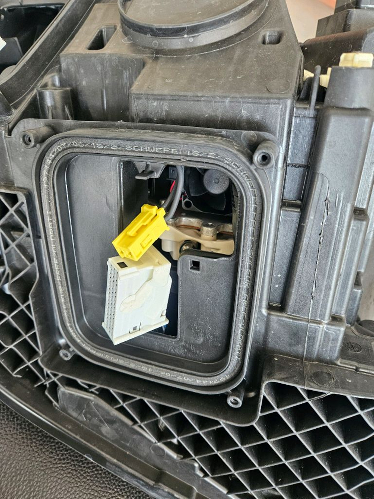 벤츠 w213 e300amg 2019 운전석 멀티빔 라이트.--5