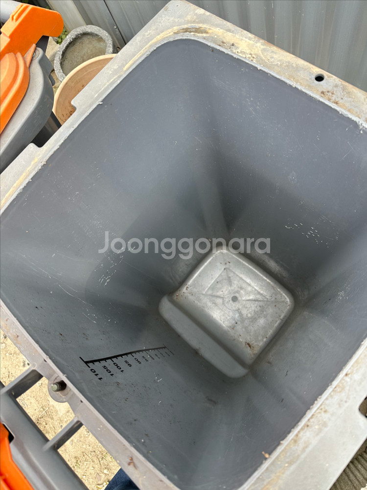 [일괄] 음식물쓰레기통 2개--2