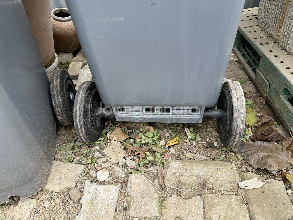 [일괄] 음식물쓰레기통 2개--1