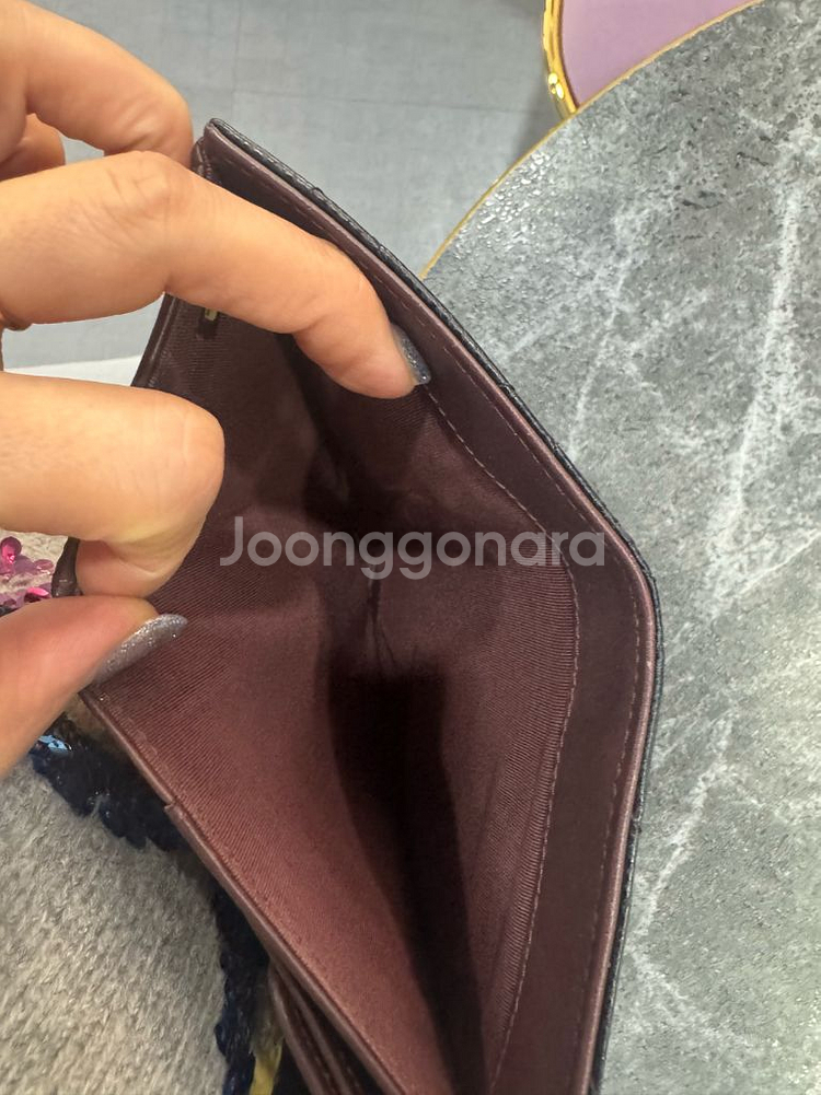 샤넬 캐비어 레더 금장 장지갑--5