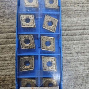 CNC밀링. CNC선반. 범용밀링. 인서트팁. 초경엔드밀 팝니다 이미지