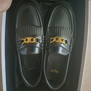 셀린느 트리옹프 블랙 로퍼