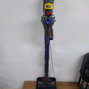 다이슨 무선청소기 V7(삼성배터리 교체>45분 연속작동,전용거치대 포함,전체해체하여 Cleaning완)