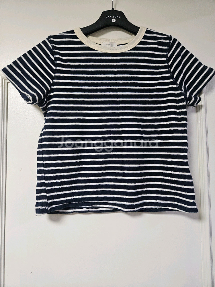 피그먼트 네이비 스트라이프 크롭 반팔티셔츠 편의점 반값 택포 7천원--0