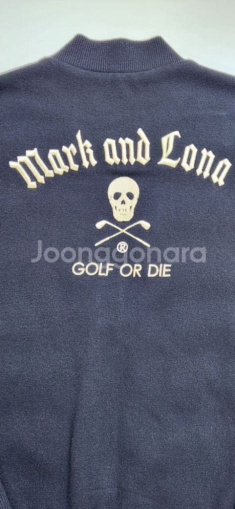 마크앤로나 패딩 니트 가디건 입니다.--8