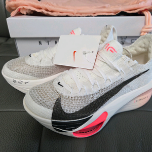 [새제품] 나이키 알파플라이3 220mm