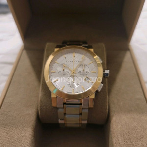 버버리 골드 크로노그래프 손목시계