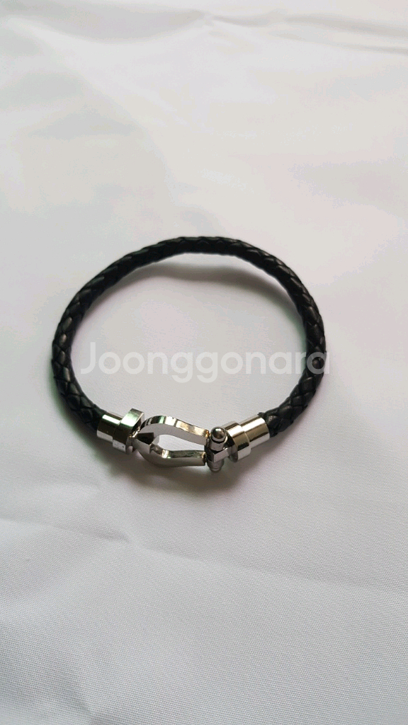 가죽팔찌 써지컬팔찌 남녀공용 새제품--0