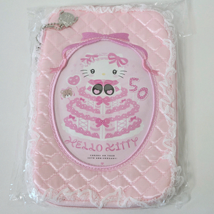산리오 헬로키티 퀼트 50주년 한정 멀티 파우치