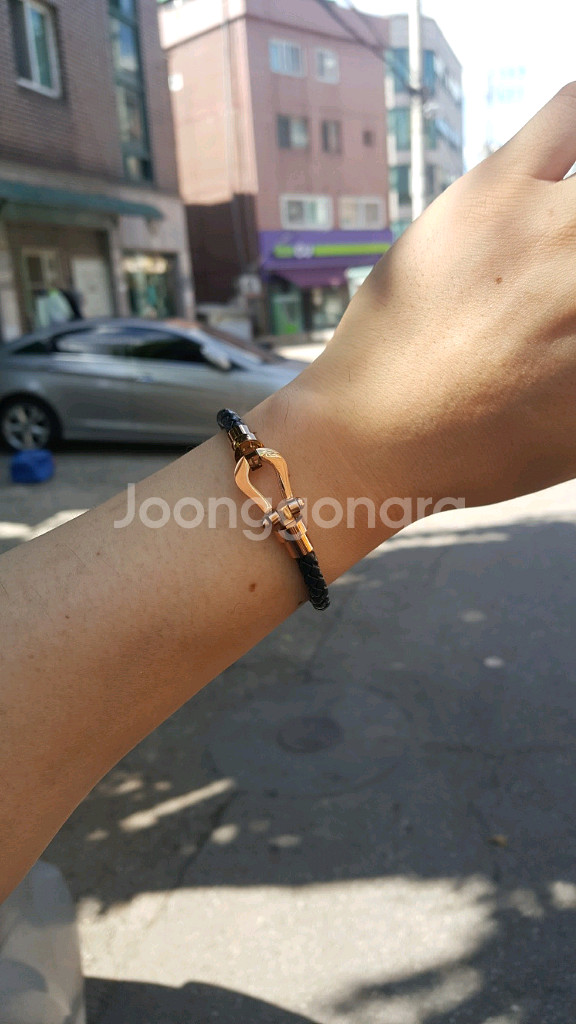 가죽팔찌 써지컬팔찌 남녀공용 새제품--1