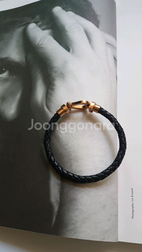 가죽팔찌 써지컬팔찌 남녀공용 새제품--3