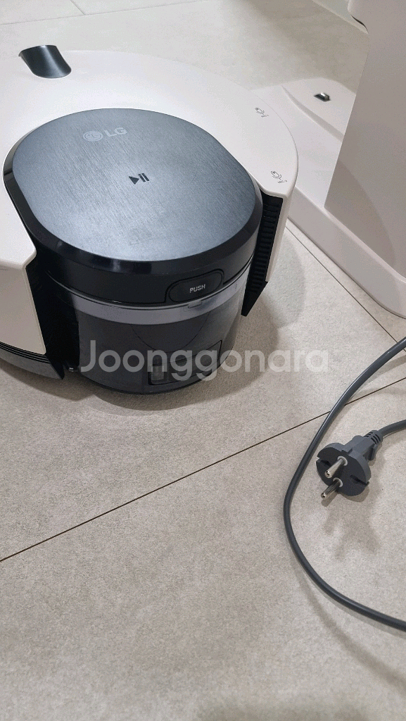 Lg오브제 컬렉션 R9 로봇청소기 와 먼지비움충전타워--2