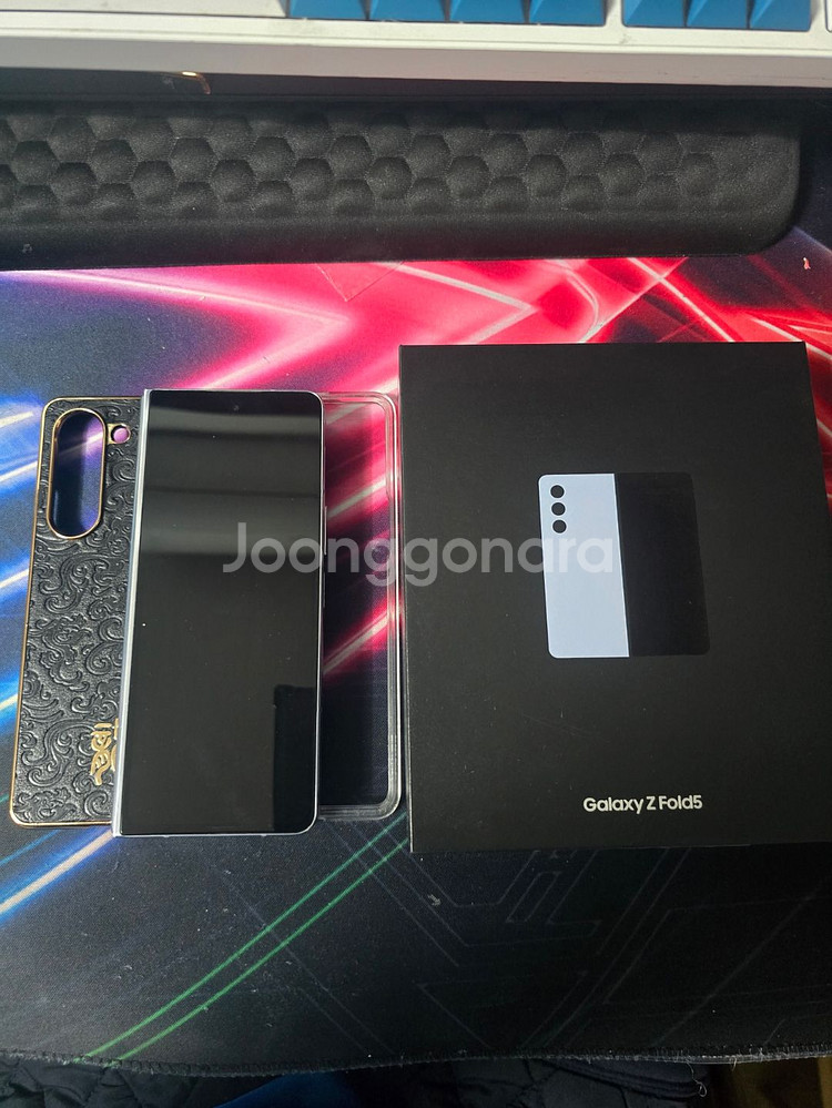 갤럭시 Z폴더5 512GB 상태최상 S--7