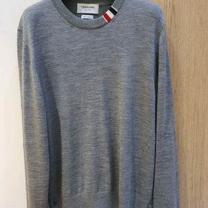 톰브라운 울 니트 스웨터 판매합니다!