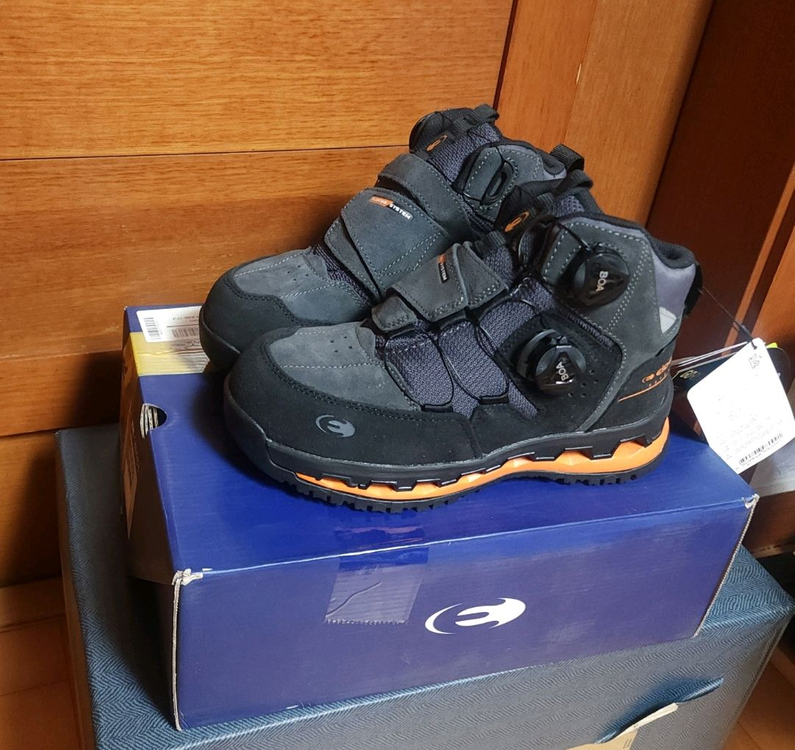 아이더 안전화 다이얼 새상품 고어텍스 등산화 235 이미지