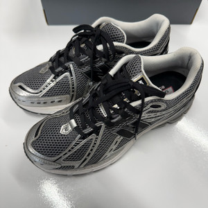 뉴발란스 1906 실버 메탈릭+블랙 265mm