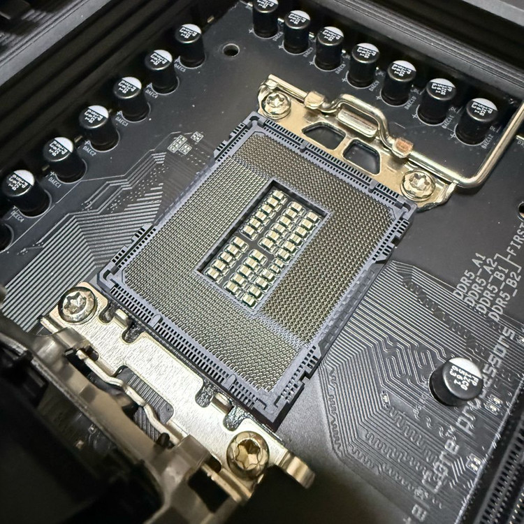 기가바이트 Z790 어로스 엘리트--3