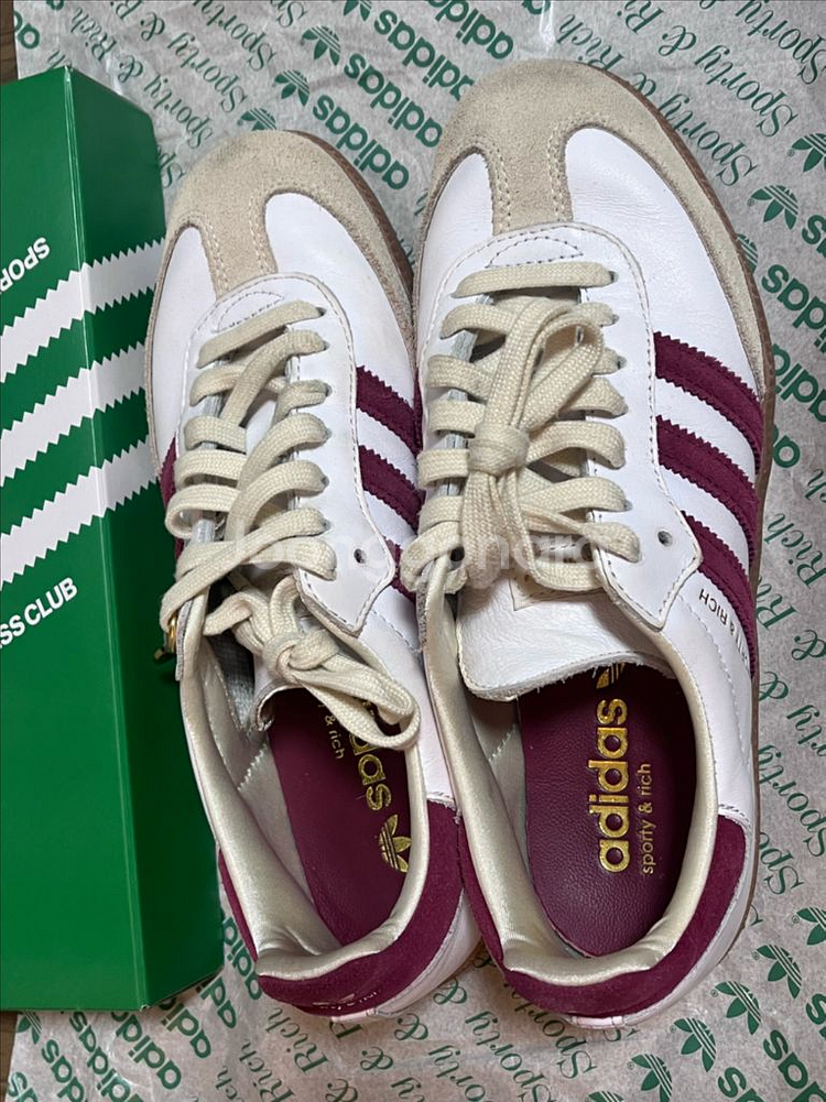스포티앤리치 아디다스 스니커즈 240--1
