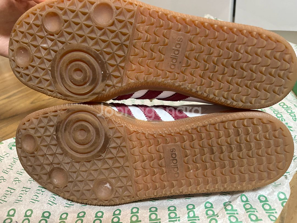 스포티앤리치 아디다스 스니커즈 240--5