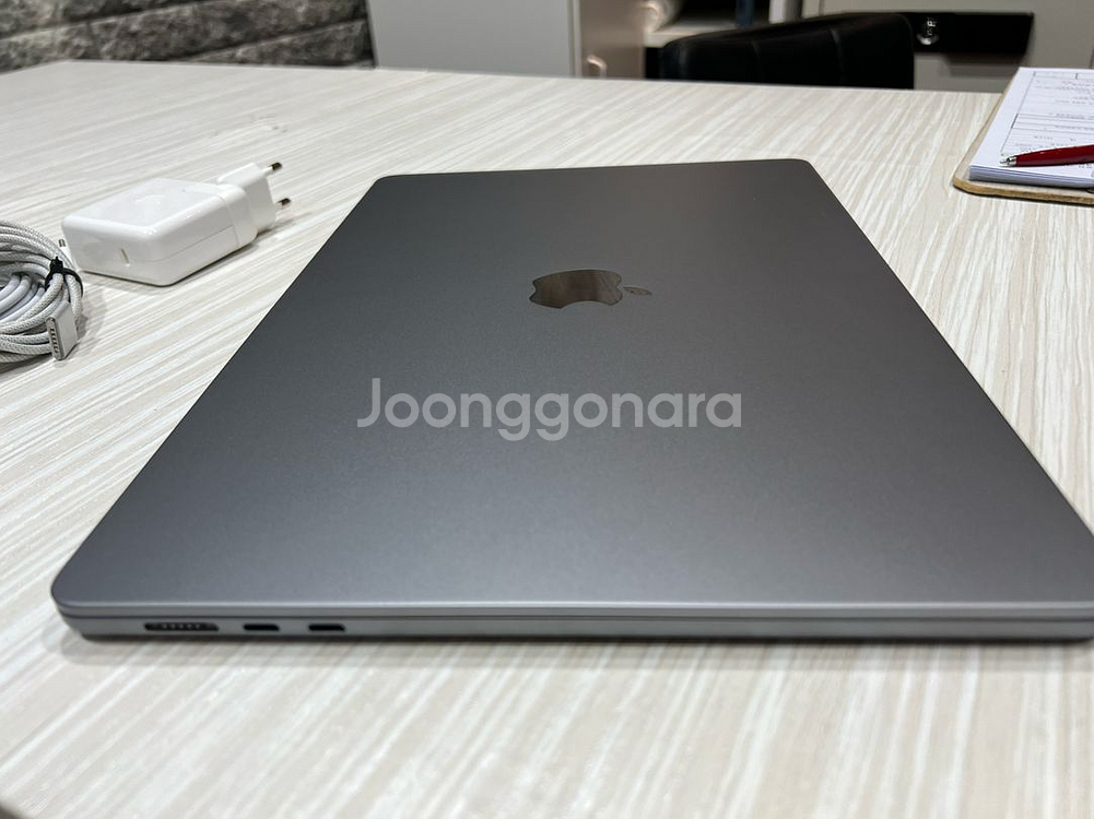 맥북에어 15인치 m2 기본형--4
