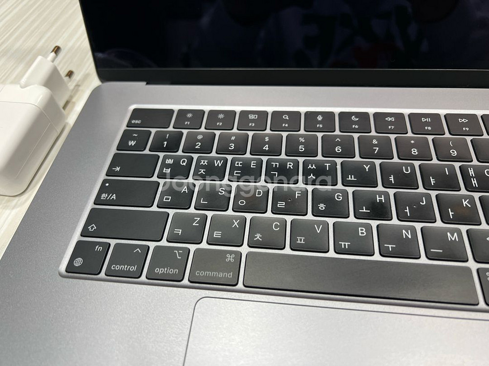 맥북에어 15인치 m2 기본형--2