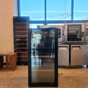 LG 와인셀러 W715B 와인냉장고 71병 업소용