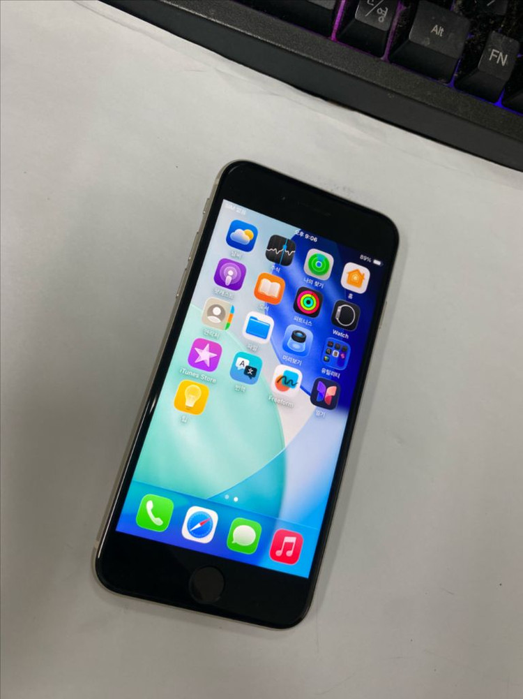 .아이폰SE3 스타라이트 외관깔끔 128GB 배터리90% 이미지