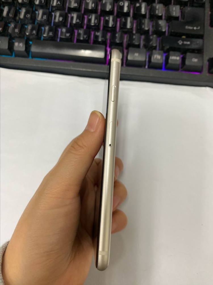 .아이폰SE3 스타라이트 외관깔끔 128GB 배터리90% 이미지