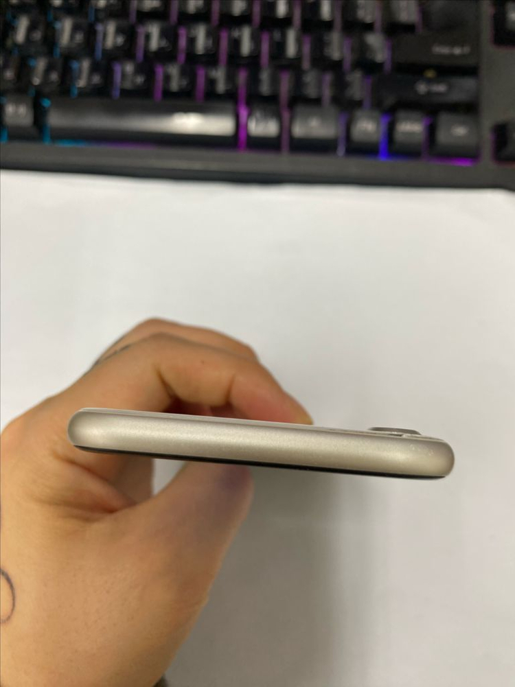 .아이폰SE3 스타라이트 외관깔끔 128GB 배터리90% 이미지