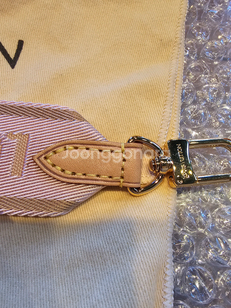 정품) 루이비통 멀티 포쉐트 악세수아 핑크 스트랩--1