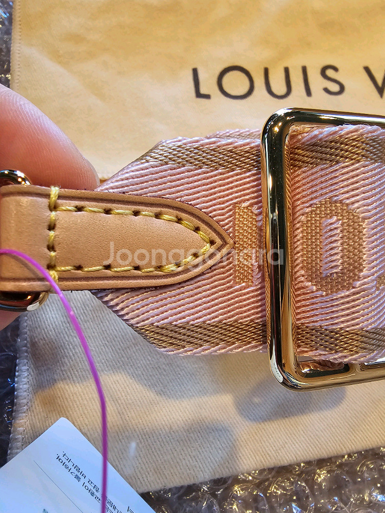 정품) 루이비통 멀티 포쉐트 악세수아 핑크 스트랩--2