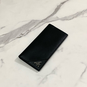 프라다 사피아노 레더 메탈로고 장지갑 블랙 2MV836