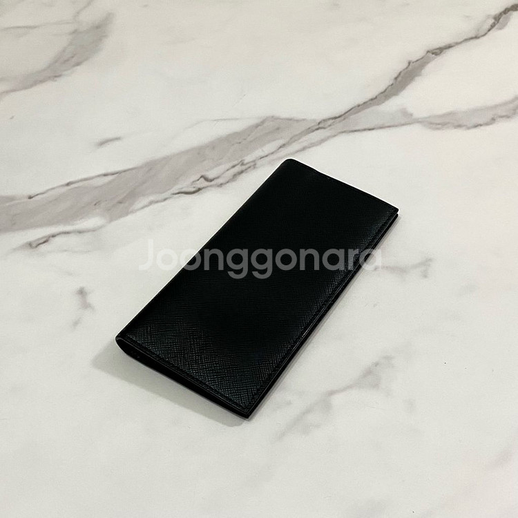 프라다 사피아노 레더 메탈로고 장지갑 블랙 2MV836--6